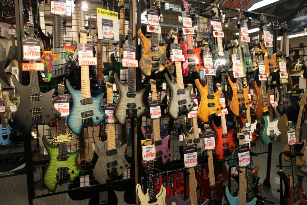 クロサワ楽器吉他山之無頭琴